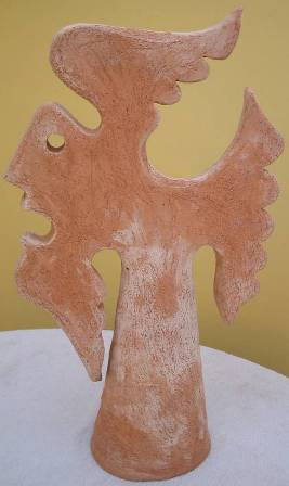 Colomba gridante, 2004 scultura in terracotta semirefrattaria h.cm 48, Pasquale Mastrogiacomo.