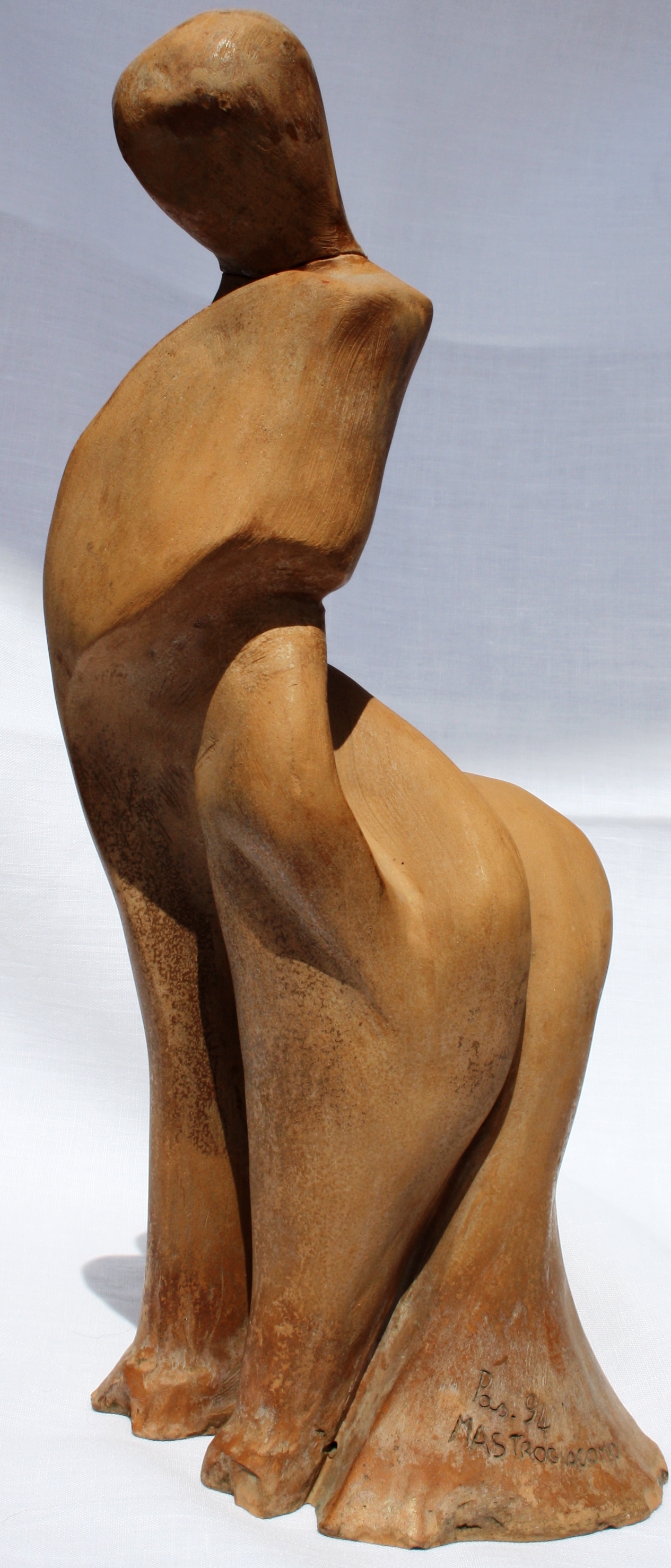 La malinconia di una centaura, 1994, scultura in terracotta h cm 30, Pasquale Mastrogiacomo, Acerno (SA)