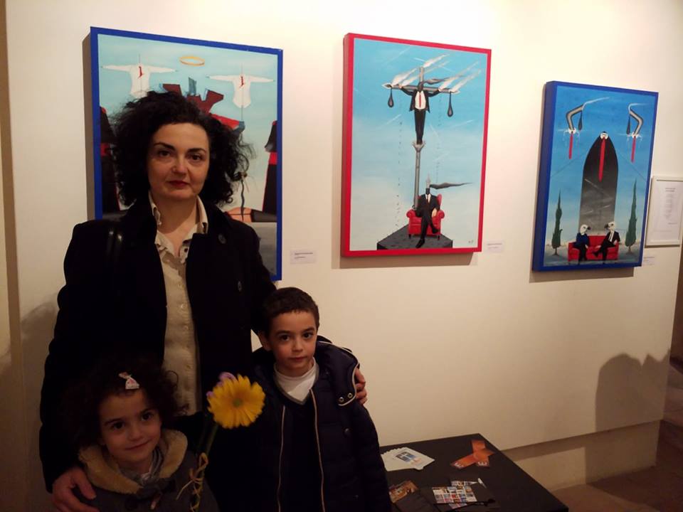 Foto ricordo con Pio, Maria e Anna Spiezia alla VIII Expo d'arte contemporanea e poesia AVALON IN ARTE, 2019