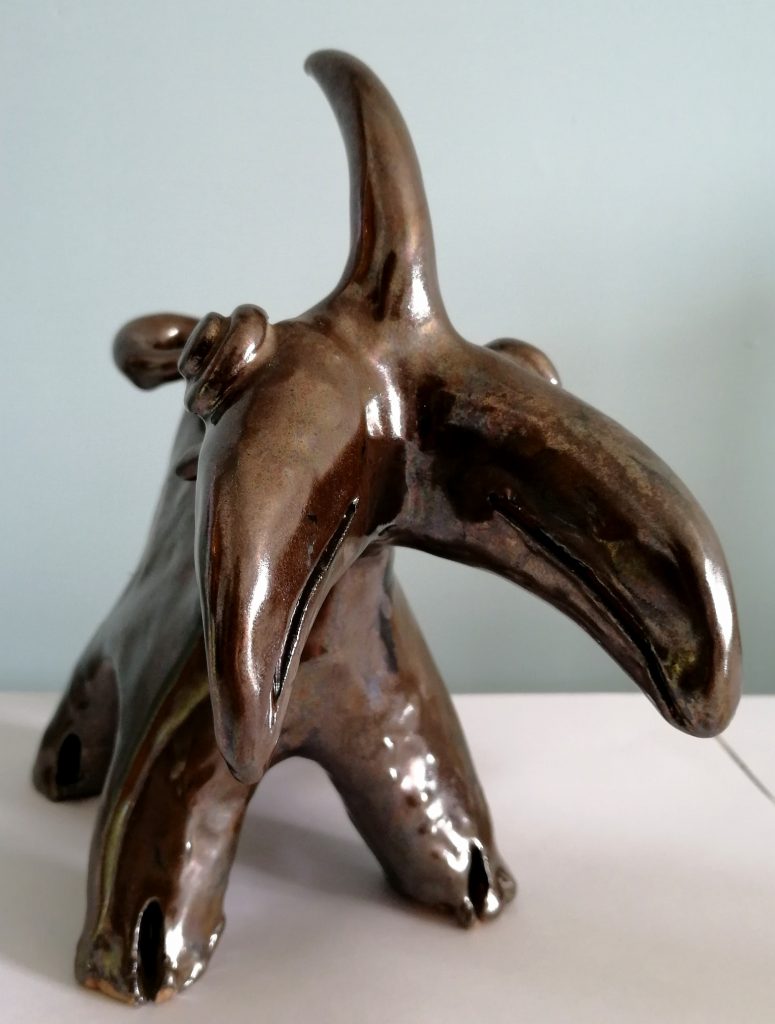 Animale fantastico bicefalo, 1995 ceramica artistica, Pio Mastrogiacomo.